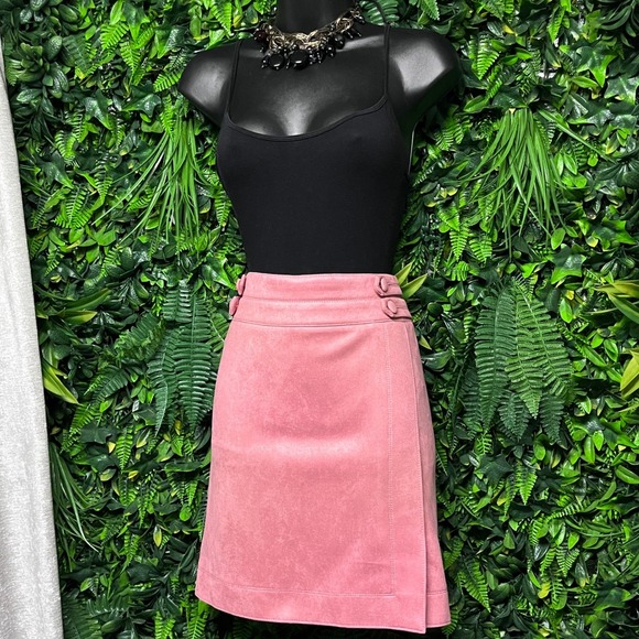 White House Black Market Dresses & Skirts - White House Black Market Skirt Size 00 Pink Faux Suede Mini Button Detail 4118